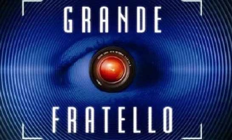 Grande Fratello, coccole e baci tra Alessia Prete e Matteo Gentili