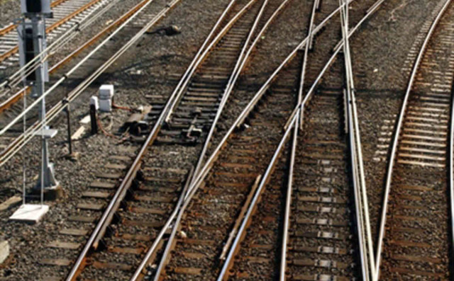 Incidente ferroviario in Baviera: treno regionale tampona convoglio merci, 2 morti e 14 feriti