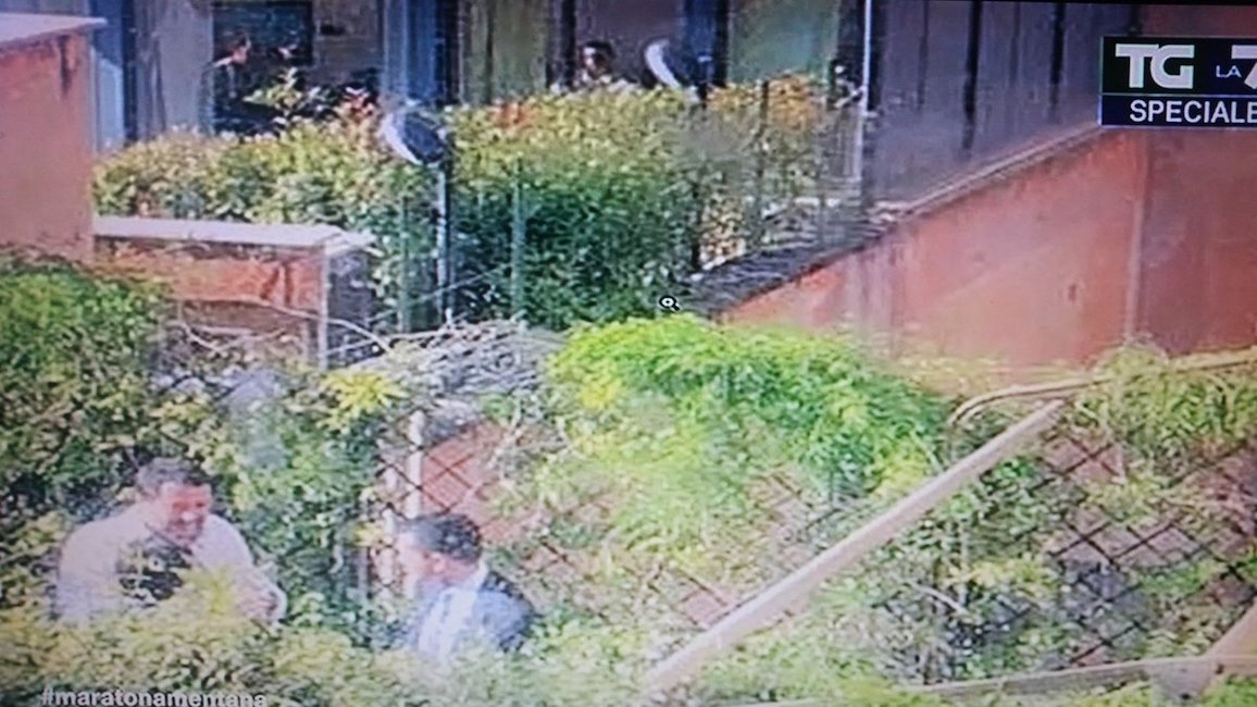 Vertice Salvini-Di Maio: Ok governo politico con Conte premier, Tria all'Economia, Savona agli Affari Ue