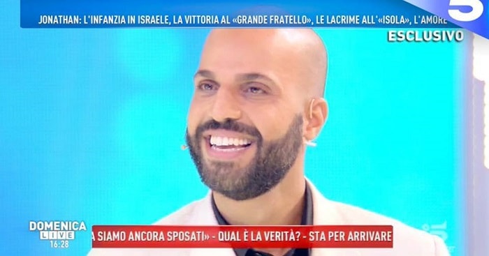 Jonathan Kashanian si commuove per il video messaggio di Bianca Atzei a Domenica Live. Amore?
