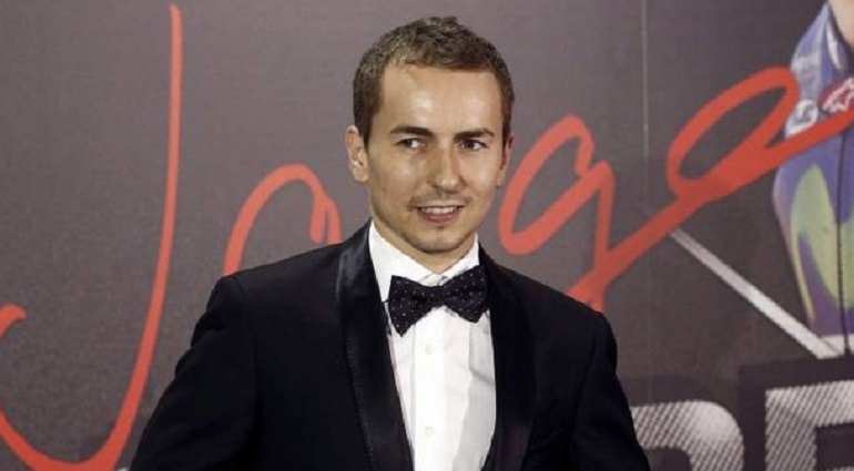 Pernat: "Jorge Lorenzo si è proposto alla Suzuki". Lo spagnolo: "Sei solo un buffone" (foto Ansa)