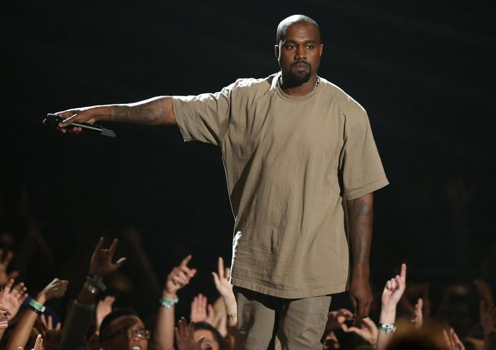 Kanye West: "400 anni di schiavitù? Una scelta". Il "fratello" di Trump indigna la comunità afroamericana