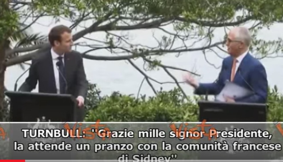 Gaffe per Emmanuel Macron: sbaglia traduzione e definisce la first lady australiana "appetitosa"