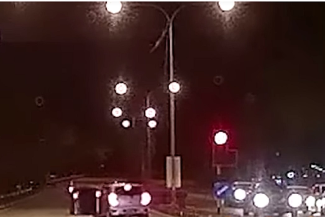 Malesia auto svolta incrocio