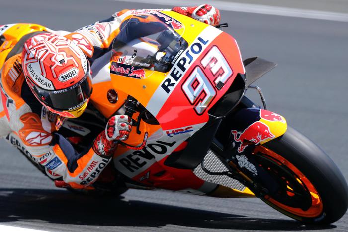 MotoGp: Marc Marquez vince anche in Francia. Cadono Iannone e Dovizioso