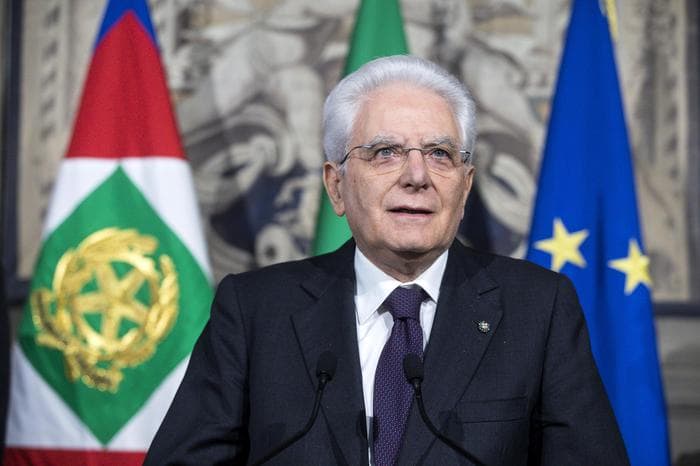 Mattarella ai partiti: io faccio governo neutrale per sei mesi, voi se volete, sfasciate casa Italia