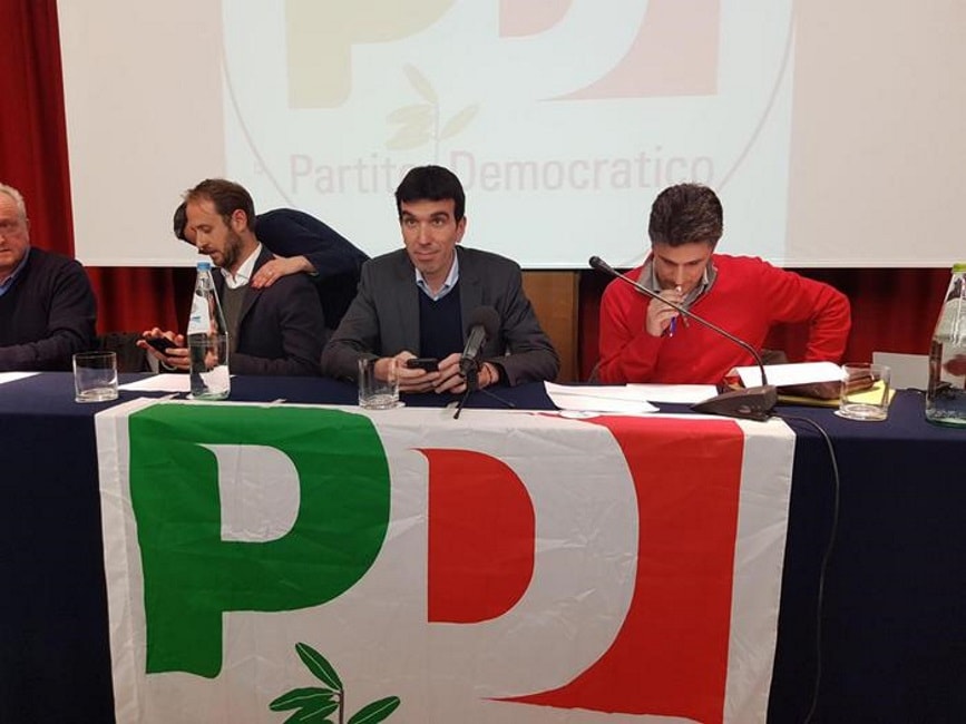 Pd, direzione approva relazione Martina: no governi M5s o centrodestra