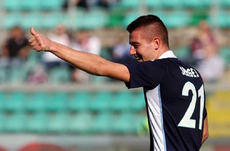 Calciomercato Juventus, l'obiettivo è Sergej Milinkovic Savic. Su Gonzalo Higuain c'è il Chelsea (foto Ansa)