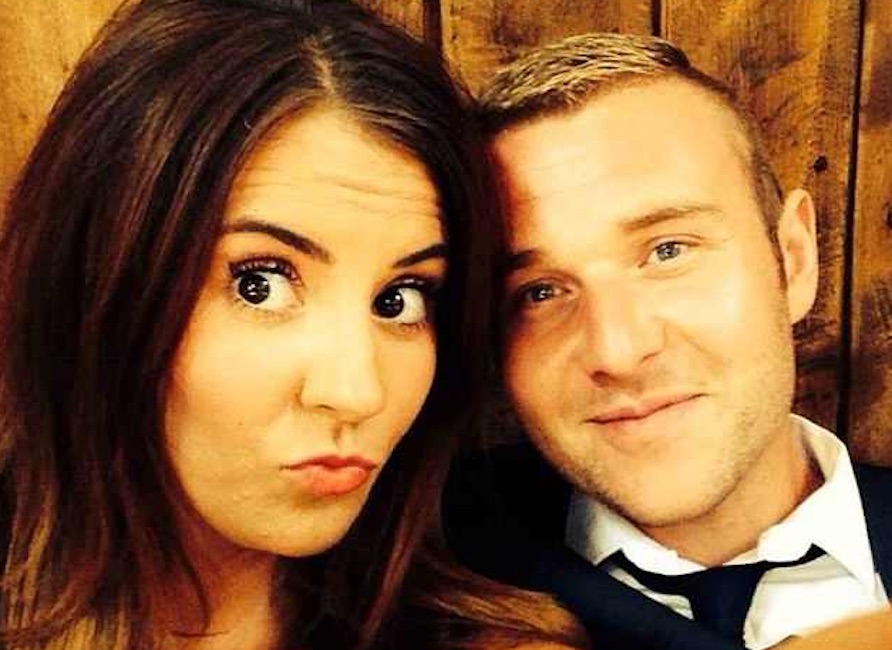 Prende la moglie a padellate e la strangola. Poi organizza festino con droga e prostitute