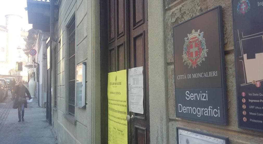 Bambino fantasma di Moncalieri (mai registrato all'Anagrafe): genitori patteggiano tre anni