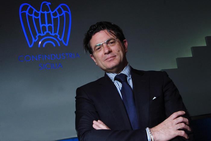 Arrestato Antonio Montante, ex presidente Sicindustria. Accusa: "Spiava le indagini"