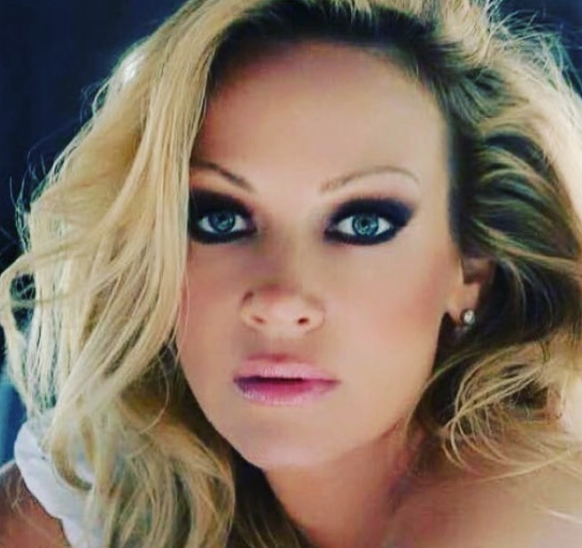 Trump, ex Playmate Elke Jensen: "Lui e Barbara Moore insieme a letto mentre io li guardavo"