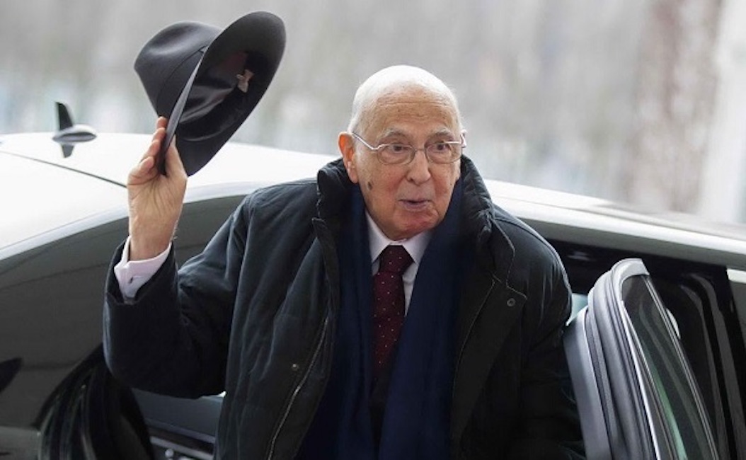 Giorgio Napolitano dimesso dall'ospedale: va in clinica per la riabilitazione