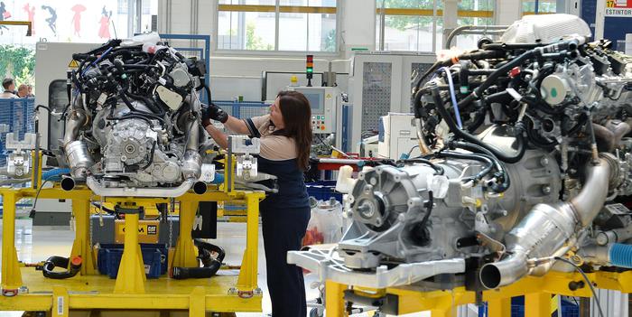 Lavoro: aumentano occupati a febbraio (+62mila), disoccupazione stabile all'11%, bene i giovani