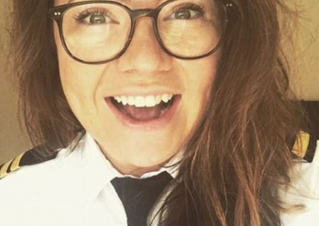 Donne e discriminazioni, la pilota Charlotte Knowlson e i passeggeri: "Se l'avessi saputo non sarei salito a bordo"