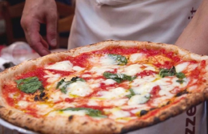 Parma: sulla pizza c'è una mosca, esperto di arti marziali sfascia il locale e picchia agenti