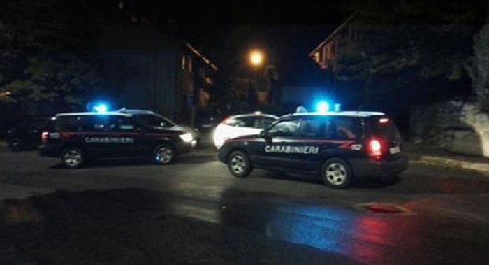 Grosseto, la rapina con il machete: "Dacci i soldi o taglio la testa a tuo figlio" (foto d'archivio Ansa)