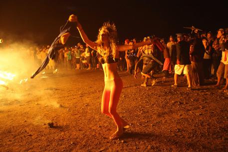 Rave party vietati lungo il Po. I sindaci chiamano l'esercito