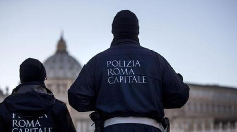 Roma, i vigili protestano contro la divisa (foto d'archivio Ansa)
