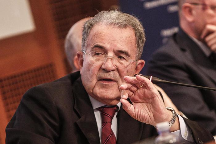 Romano Prodi, due donne rom sospettate per il furto nella casa di Bologna