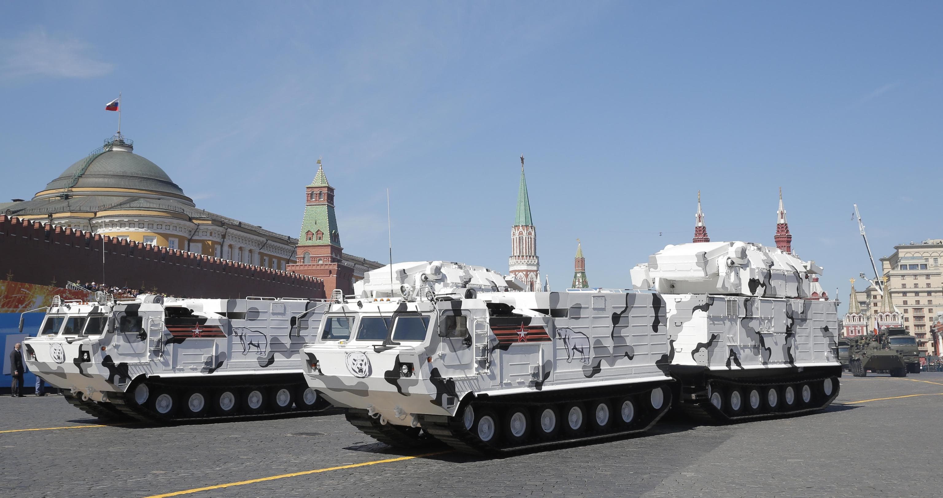 Russia: il carro armato robot alla sfilata della vittoria. La nuova arma di Putin