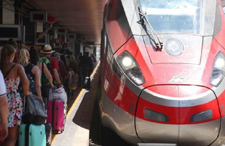 Sciopero treni 26 e 27 maggio Trenitalia, Italo e Trenord: orari, treni garantiti e fasce garantite (foto Ansa)