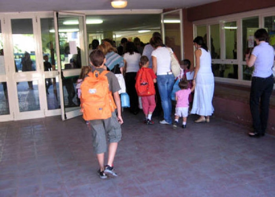 Taranto, prof picchiato da papà studente per sospensione