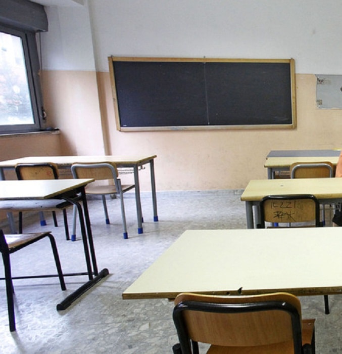 Imola, classe sospesa per insulti omofobi al professore