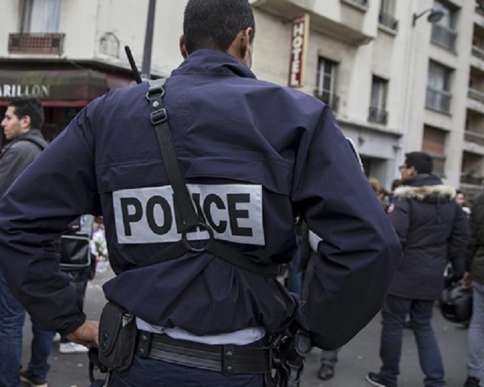 Francia, sventato attentato. Arrestati due egiziani: volevano fabbricare veleno al ricino (foto d'archivio Ansa)