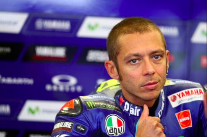 Valentino Rossi si complimenta con il Rimini per la promozione in Serie C