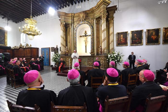 Cile: tutti i vescovi si dimettono in blocco. Pieno sostegno a Papa Francesco sullo scandalo abusi sui minori