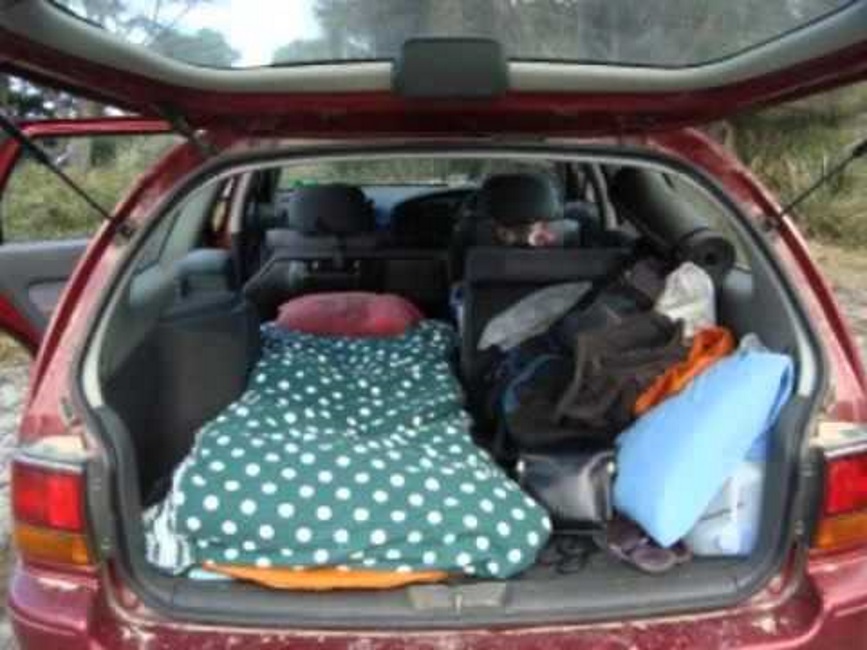 Vive in auto coi figli: ha perso casa e lavoro a Torino