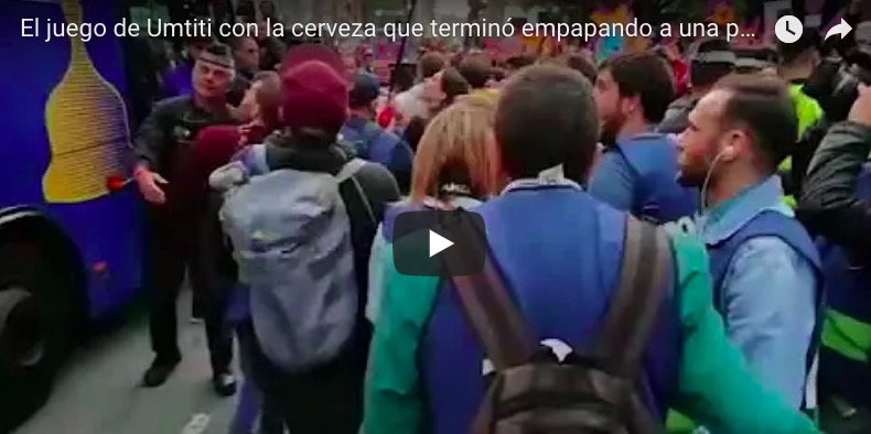 YOUTUBE Umtiti versa la birra sulla giornalista Helena Condis