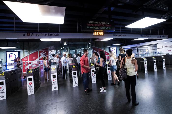roma metro b esplosioni