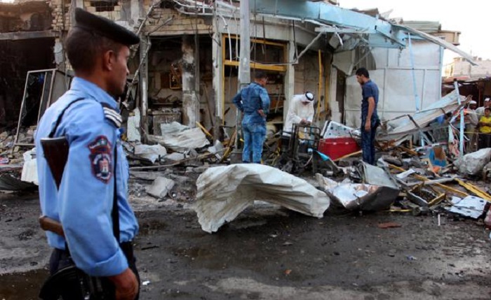 Iraq, serie di esplosioni in una moschea di Baghdad: almeno sette morti (foto d'archivio Ansa)