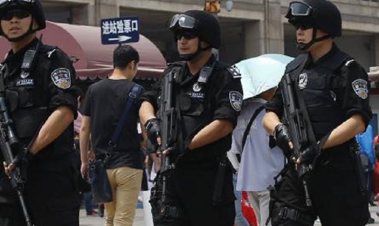 Shanghai, uomo attacca bambini con un coltello e ne uccide 2 (foto Ansa)