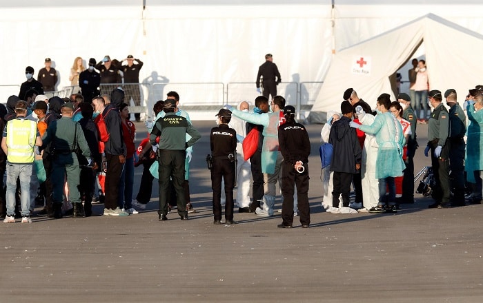 Aquarius sbarca a Valencia: per i migranti permesso di soggiorno di 30 giorni