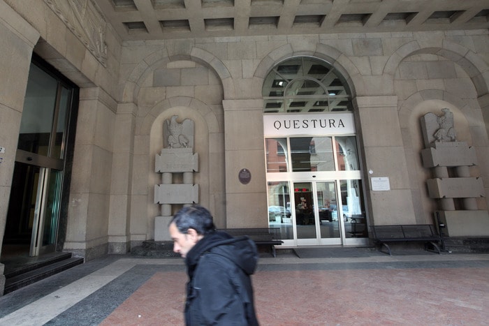 Bologna: sostituto commissario si uccide in Questura sparandosi al cuore