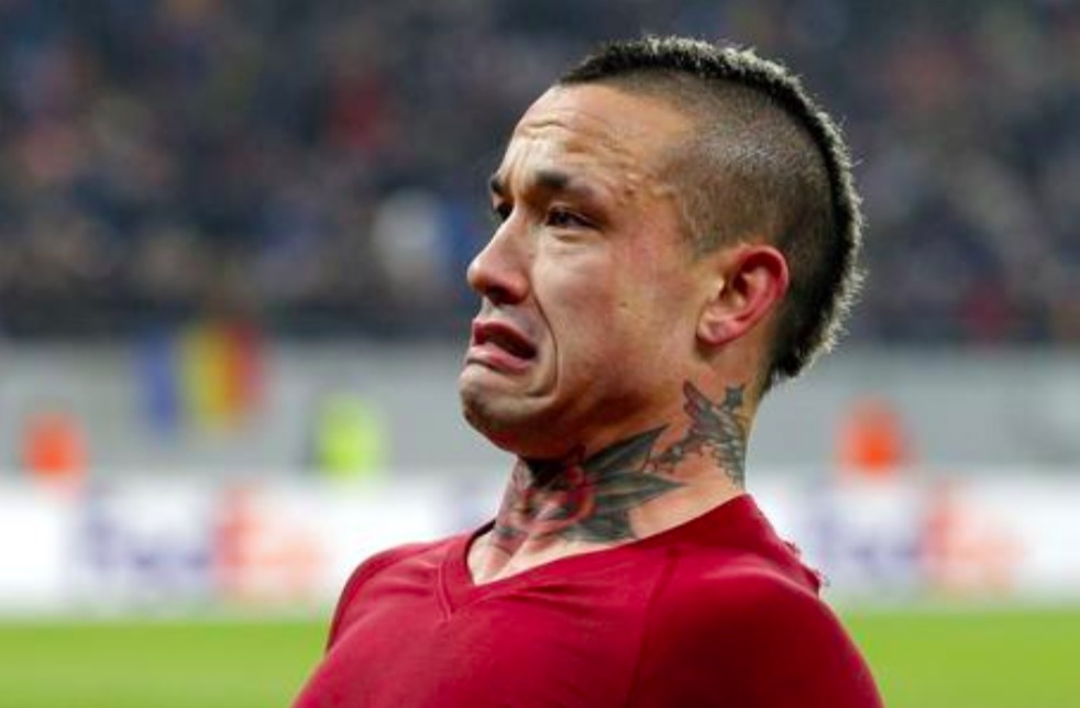 Calciomercato Roma, Nainggolan furioso con la società giallorossa che vuole cederlo tutti i costi