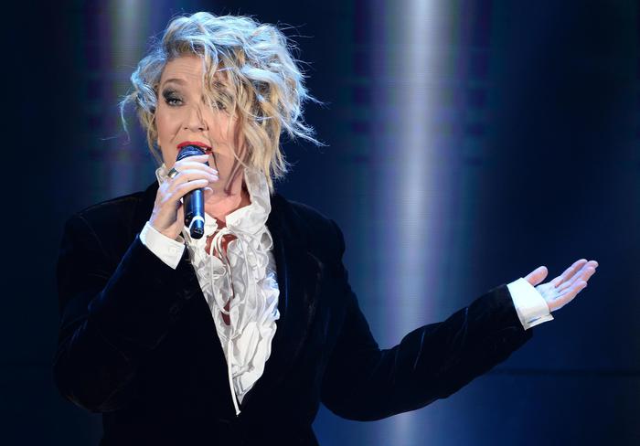 Rossana Casale: "Mettete i figli di Salvini sulla Aquarius". Lui: "Si vergogni"