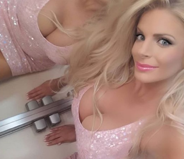 Francesca Cipriani: "Sono stata in ospedale dopo un ritocchino di troppo"