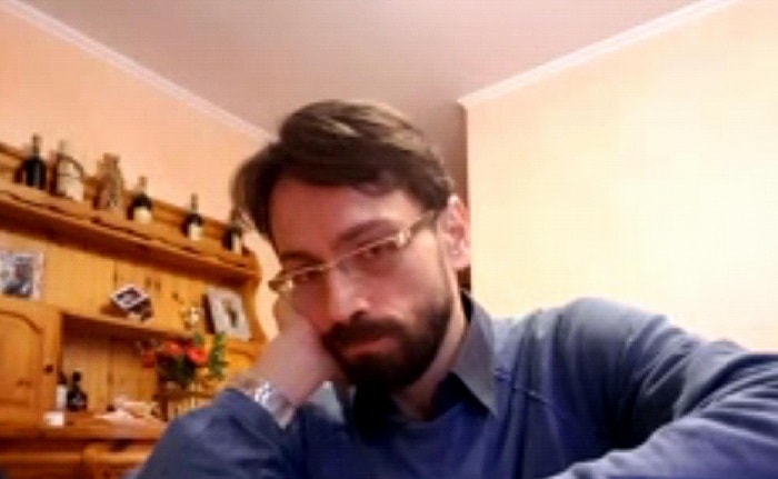 Claudio Pinti da Ancona negazionista scientifico dell'Aids. Virus ignoranza: milioni di contagi