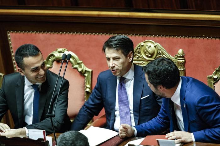Giuseppe Conte al Senato non dice quando e come reddito di cittadinanza e quota 100, per chi la flat tax