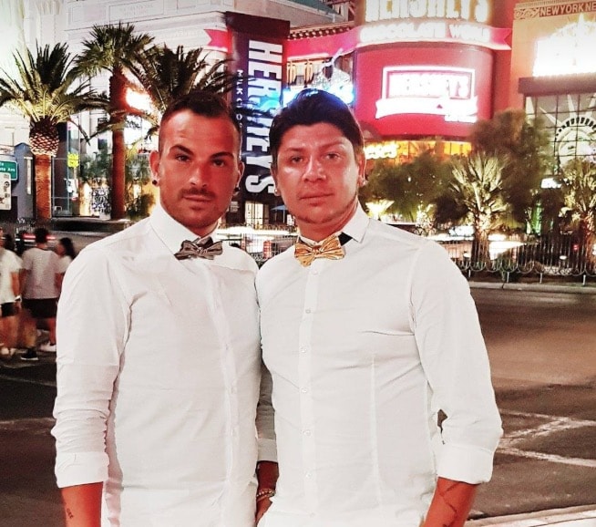 Bacoli (Napoli), coppia gay denuncia: "Respinti all'ingresso di un locale"