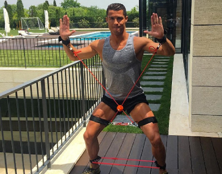 Evra su Cristiano Ronaldo: “E' una macchina, vuole sempre allenarsi: non accettate i suoi inviti a pranzo perché..." (foto Ansa)