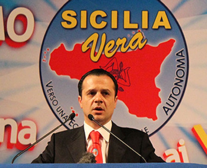 Cateno De Luca, La Zanzara e lo scherzo della telefonata del Papa