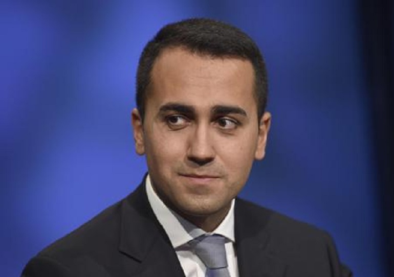 Luigi Di Maio in tribunale ad Aversa contro ex attivista querelato (foto Ansa)