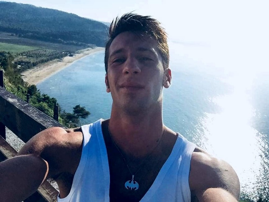 Domenico Del Giudice, schianto in strada col cavallo impazzito: morti entrambi