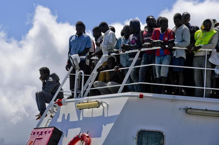 Europa ora gioca a scarica migranti, finisce a frontiere chiuse