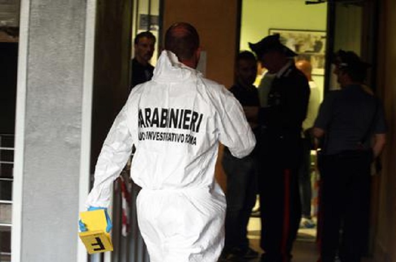 Fabian Manzo, la guardia giurata che ha sparato per sbaglio in lacrime: "Sono distrutto per quello che ho fatto" (foto Ansa)